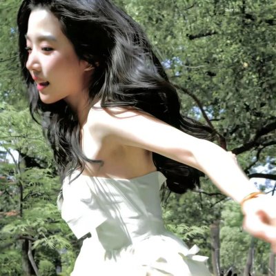 想踢沉迷男的女人